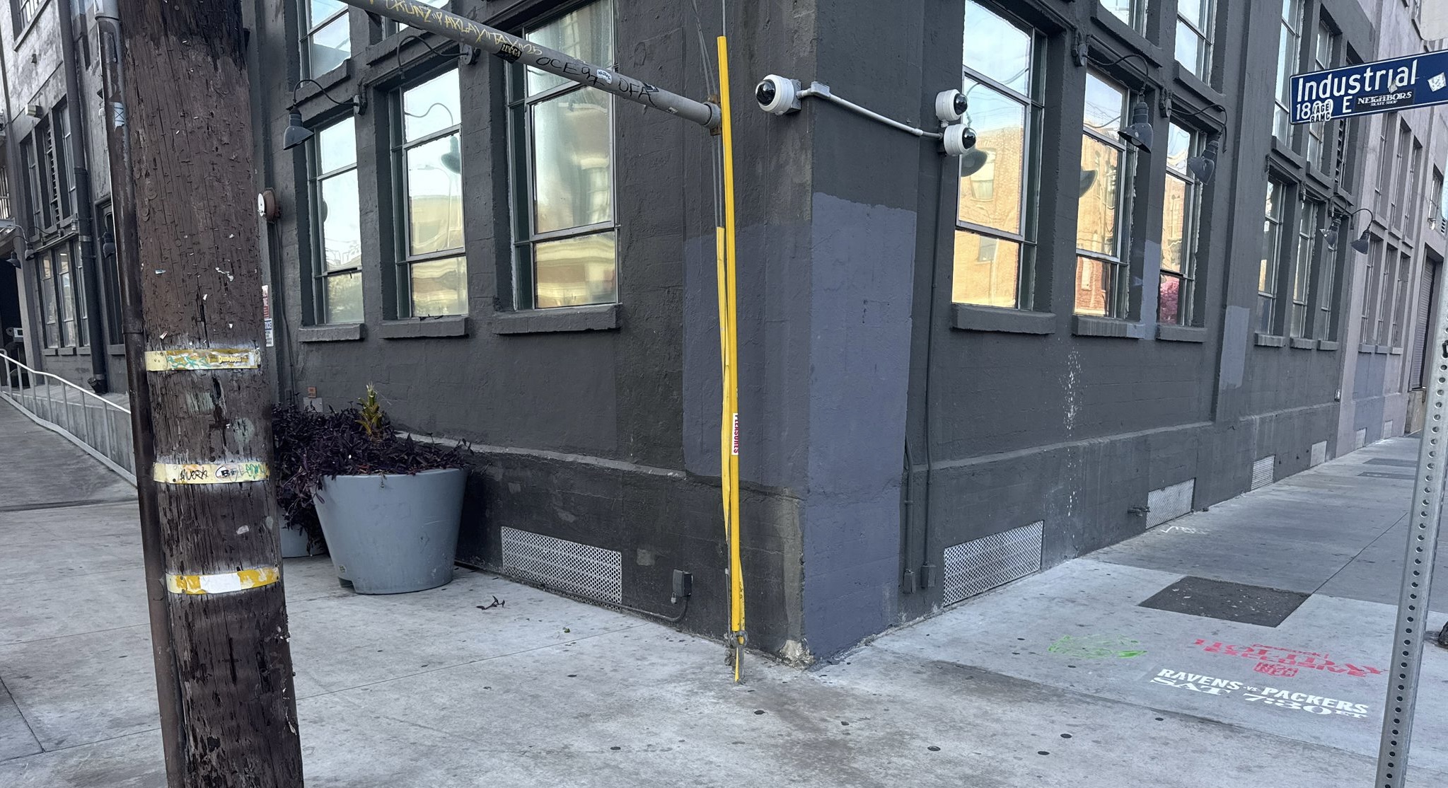 Stencil 16.7 Bar Flamingo Arts District